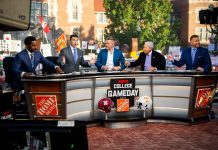 College Gameday Pays Tribute to Fallen UVA Football Players